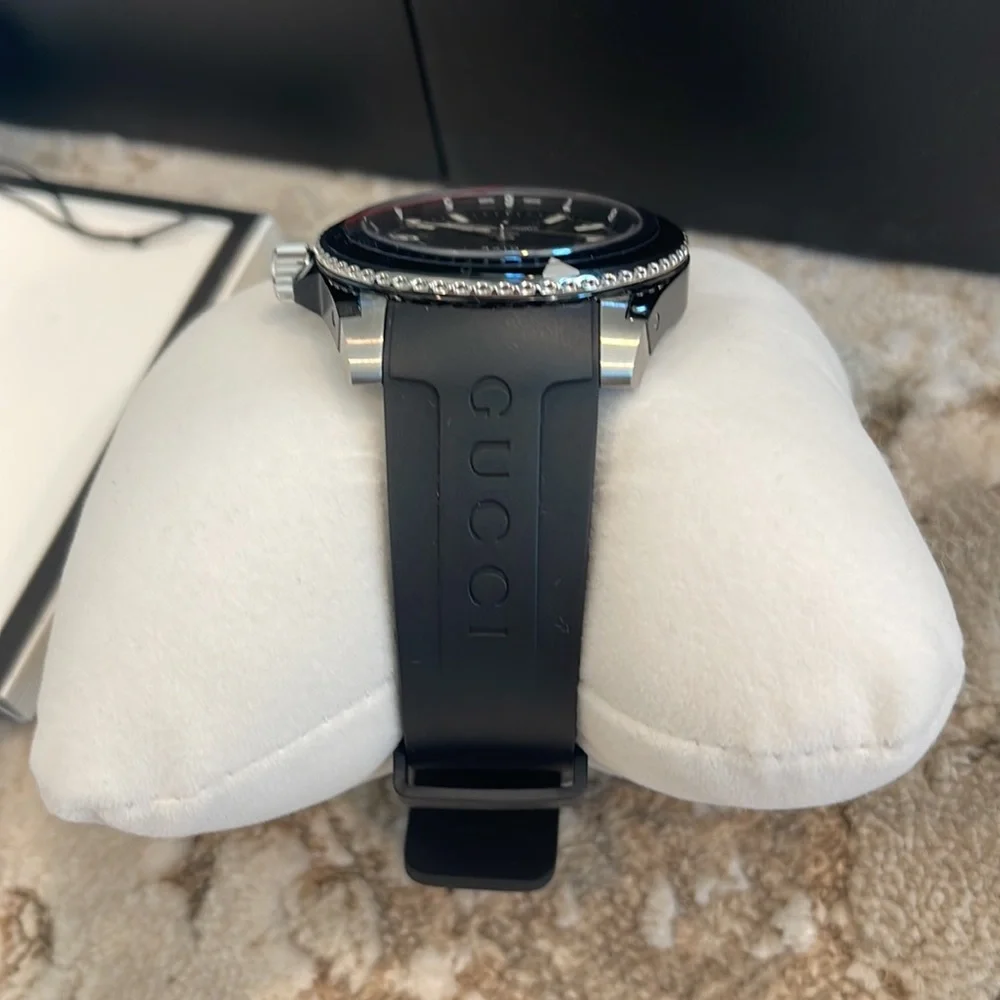 NWT GUCCI DIVE XL 45MM QUARTZ WATCH